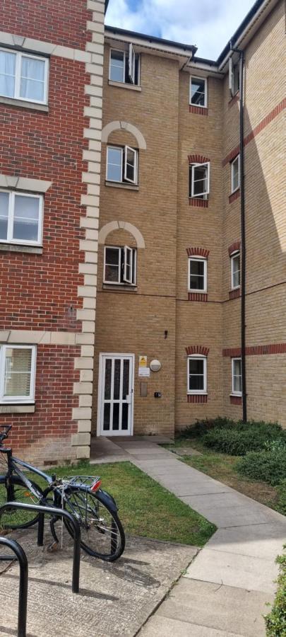 Very Nice Two Bedroom Apartment In Londres Extérieur photo